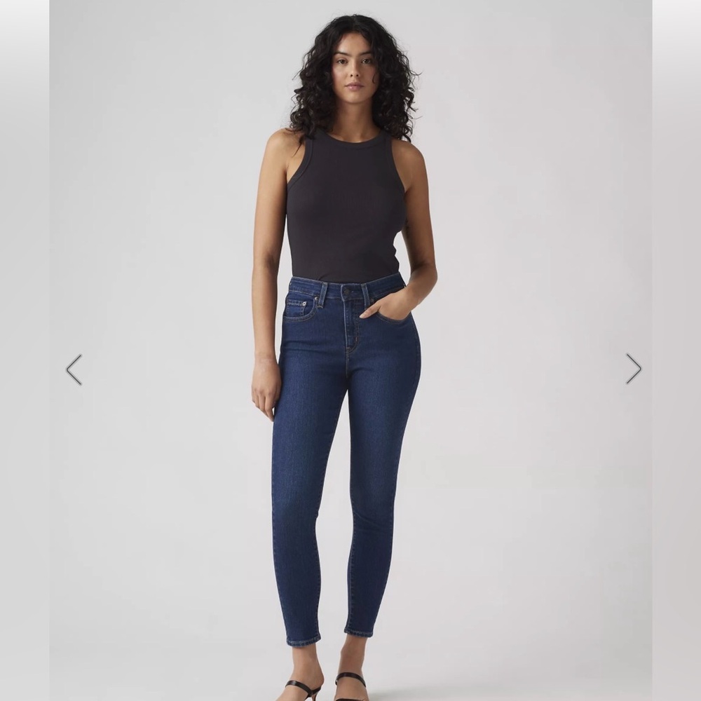 Levi 721 High-Rise Skinny Jeans Size 26